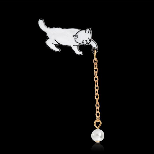 White Pearl-Like Cute Cat Brooch